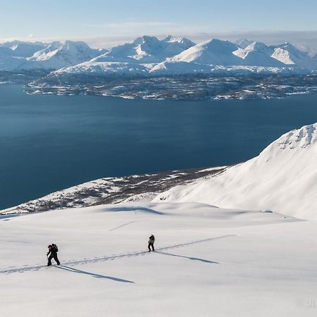 Lyngenfjord,Odins Hus Apartamento Olderdalen Exterior foto