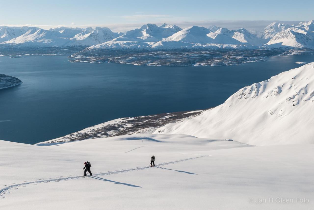 Lyngenfjord,Odins Hus Apartamento Olderdalen Exterior foto