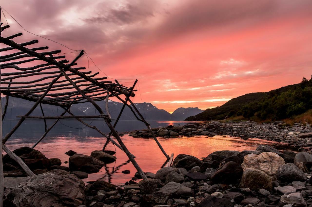 Lyngenfjord,Odins Hus Apartamento Olderdalen Exterior foto